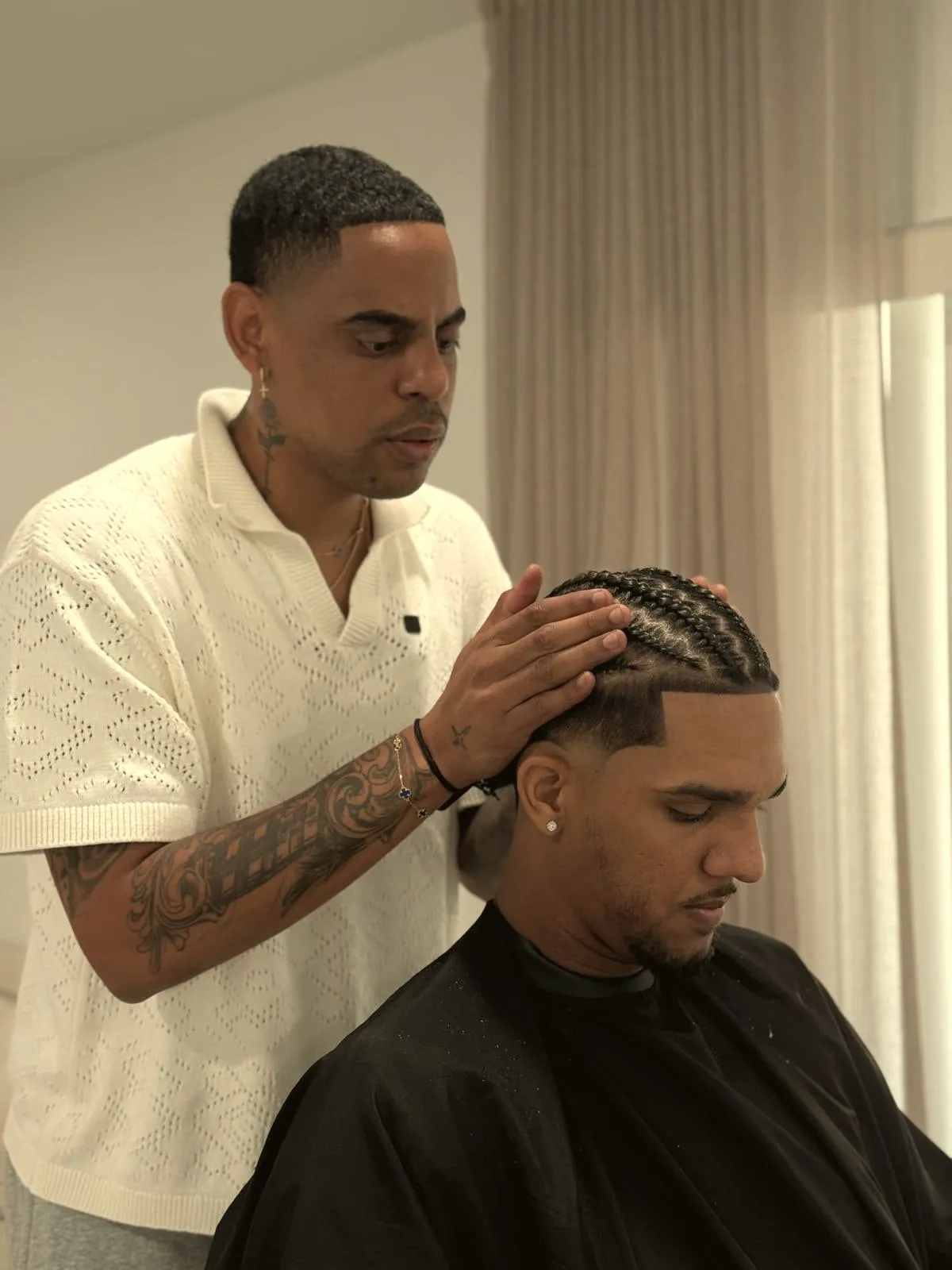 Corte fade terminado en la silla de Oriam